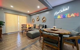 Promo! 2Br-Pool-Views-King Bed-Walk 2 Beach-5 Star Area
